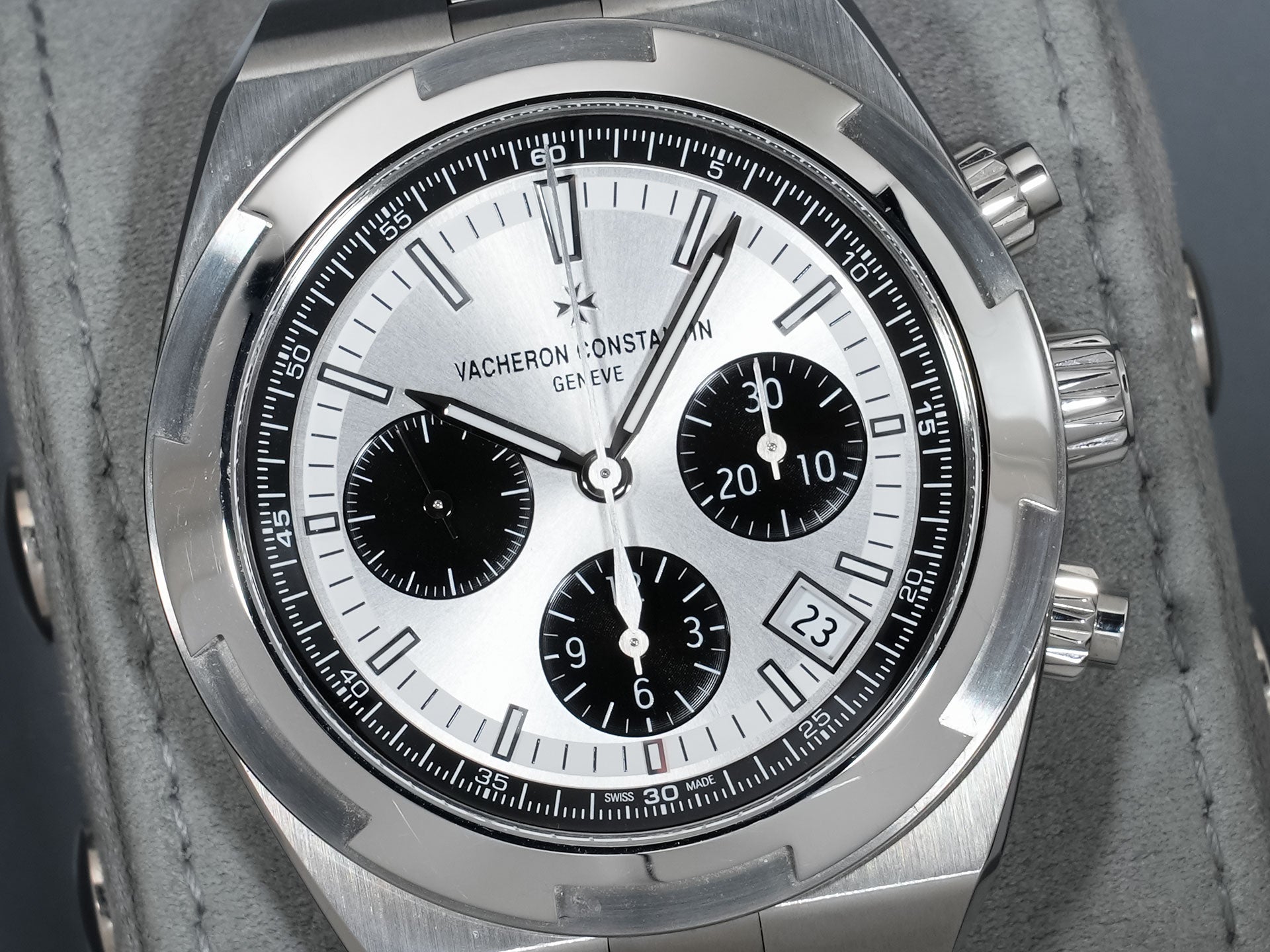 ヴァシュロンコンスタンタン オーヴァーシーズ クロノグラフ Ref.5520V/210A-B686 ステンレススチール シルバー文字盤 中古 v8f65wat 商品画像3