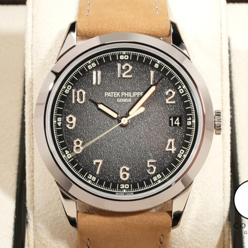 パテックフィリップ カラトラバ Ref.5226G-001 ホワイトゴールド ブラックグラデーションのテクスチャード ラック アントラサイト文字盤 商品画像1