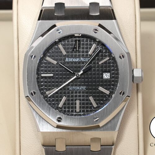 オーデマピゲ ロイヤルオーク Ref.15300ST.OO.1220ST.03 ステンレススチール ブラック文字盤 中古 587uy45d 商品画像1